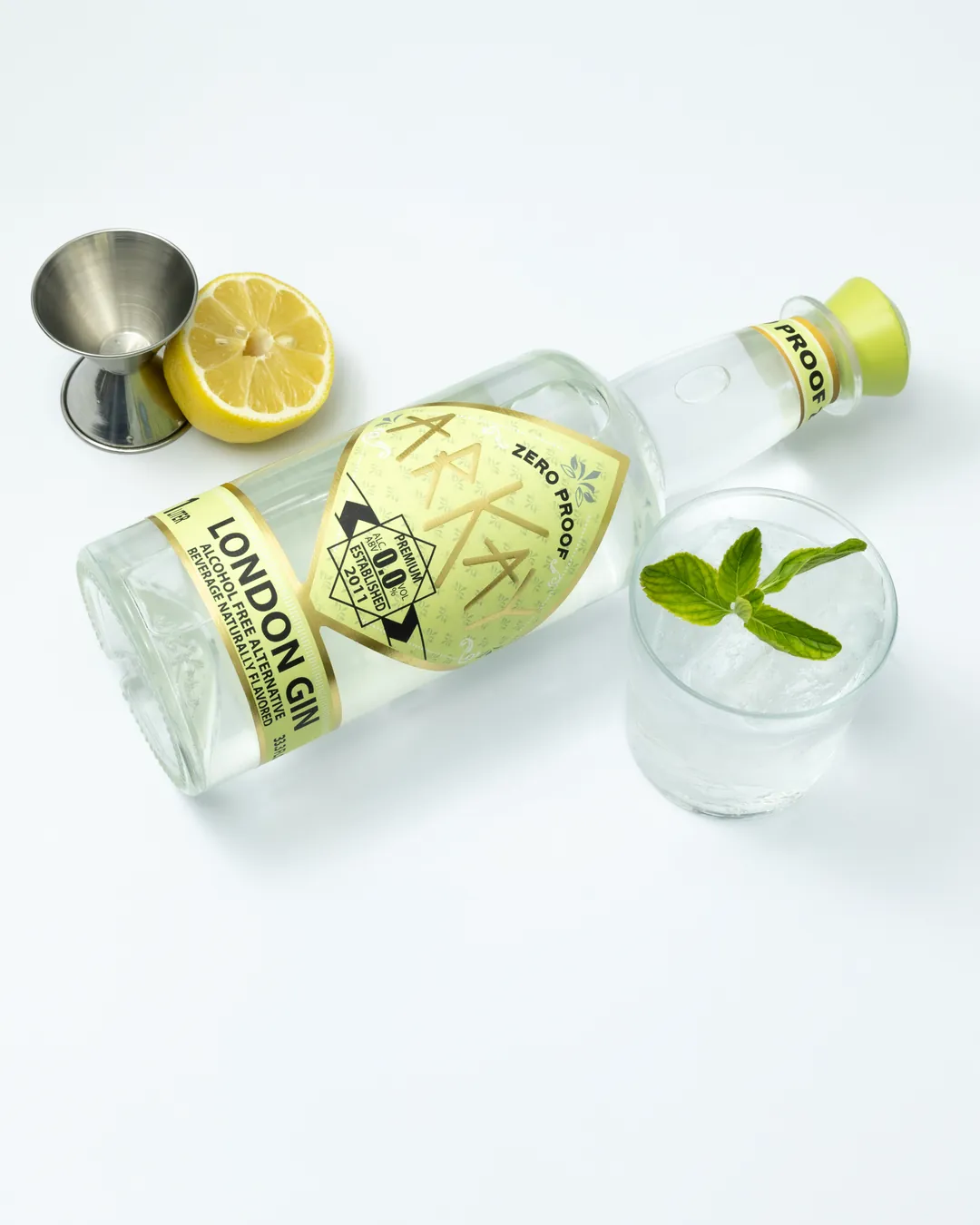 ARKAY London Gin alternative with lemon, mint and a zero-proof mocktail